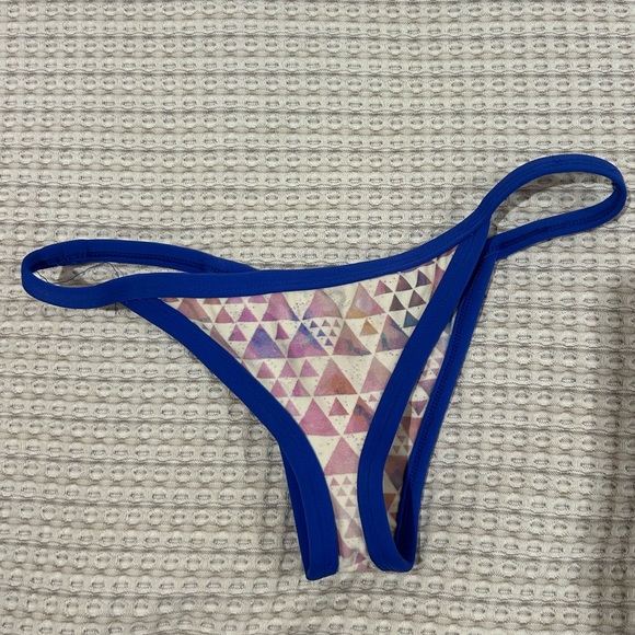 Posh pua bottoms size medium - Picture 2 of 2